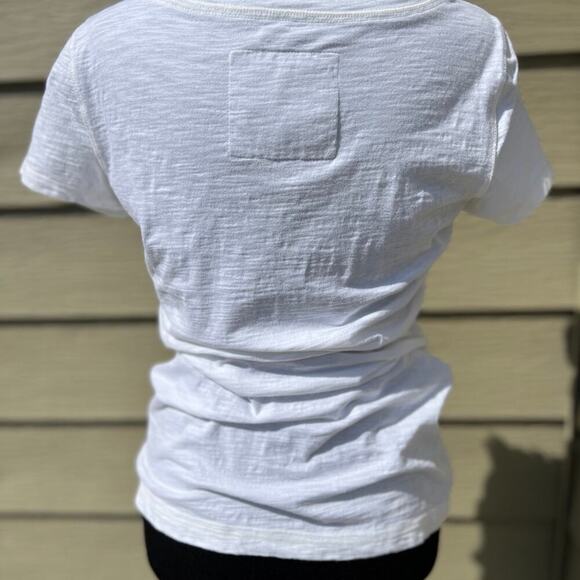 Abercrombie and Fitch T-shirt with 3D  flowers & cutout work, women's size M - Picture 7 of 7